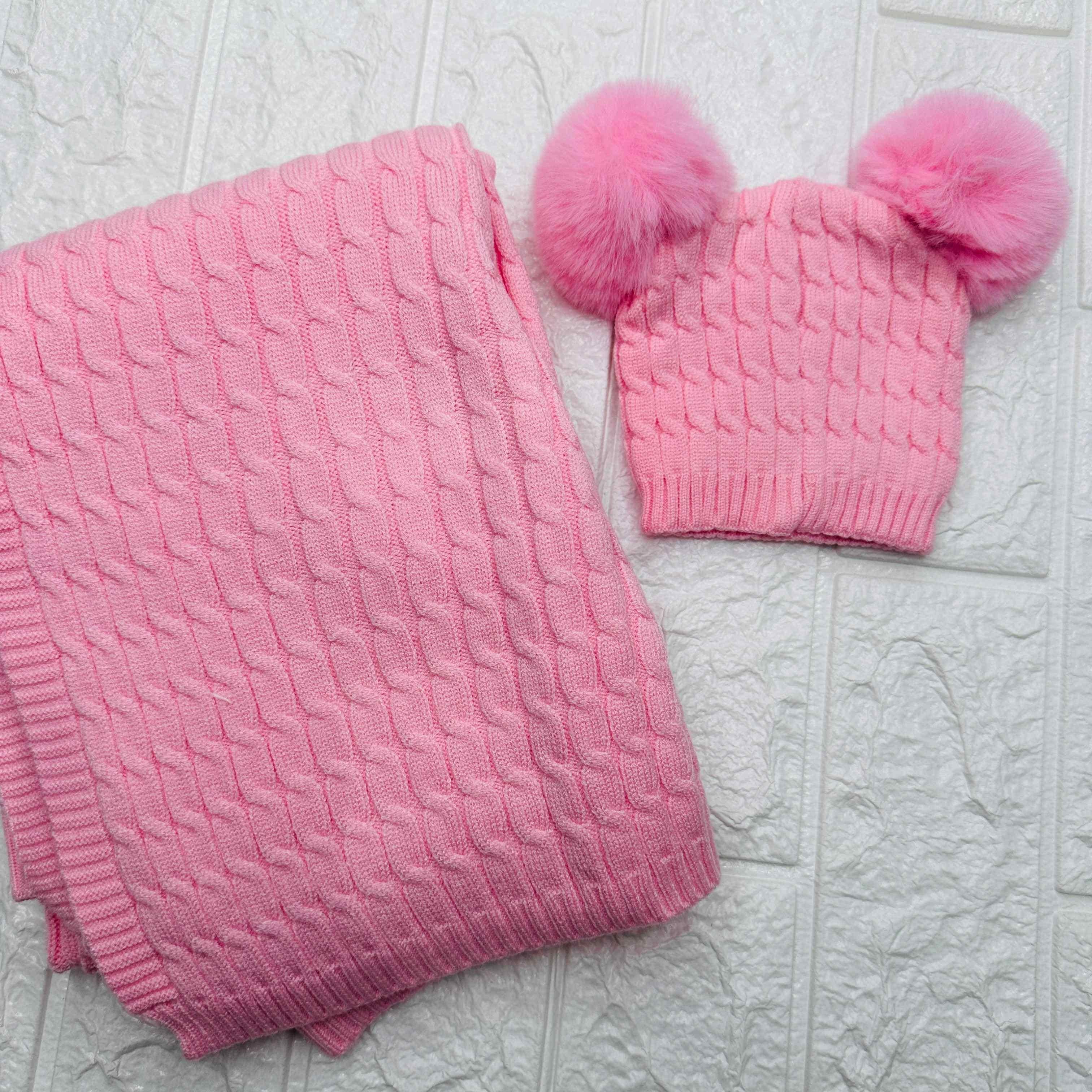 Cappello +scialle Rosa