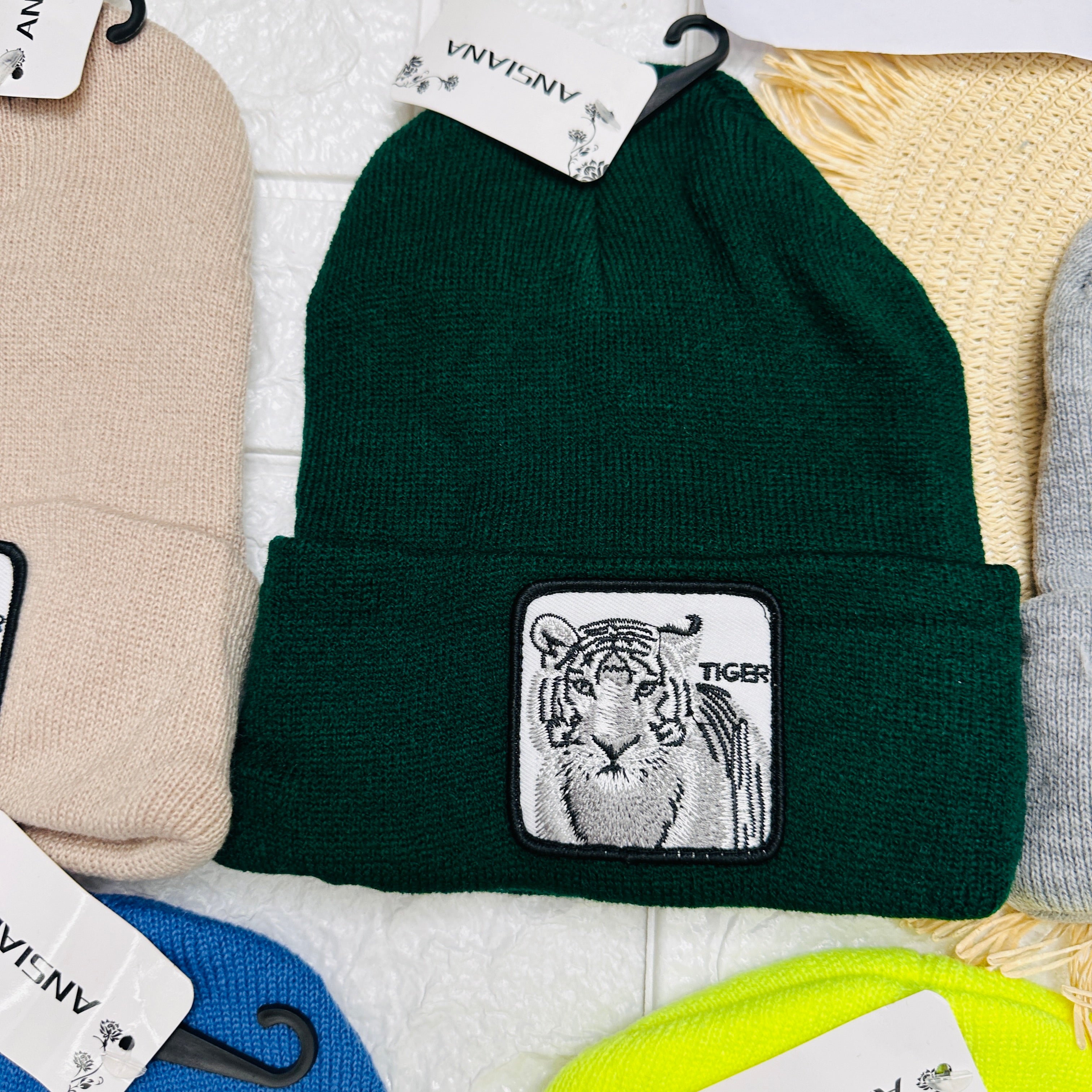 Cappello con tigre