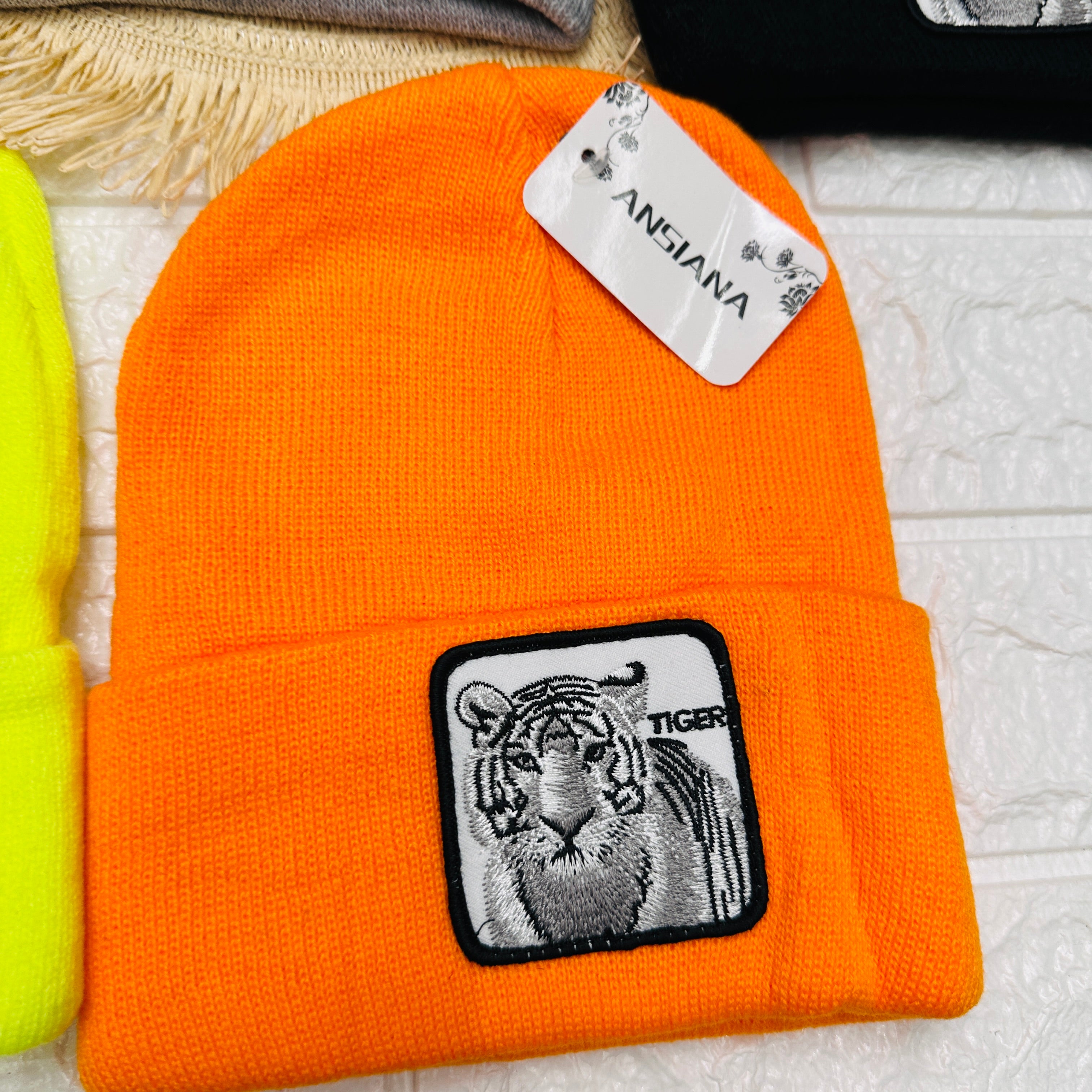 Cappello con tigre