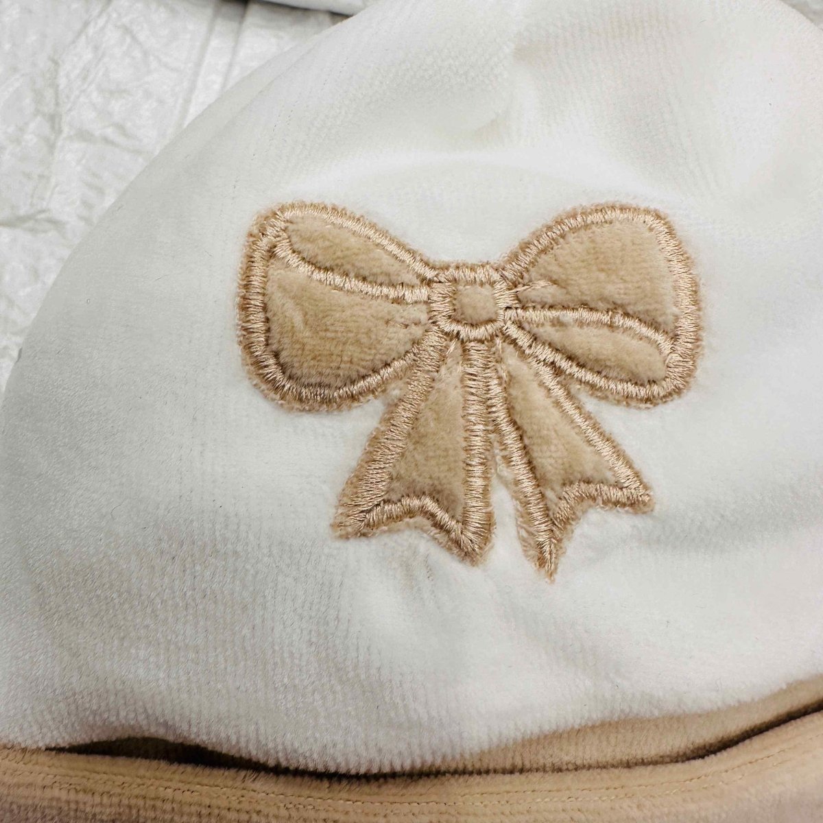 Cappello e babbucce fiocco beige - Piccole Canaglie - PC20123
