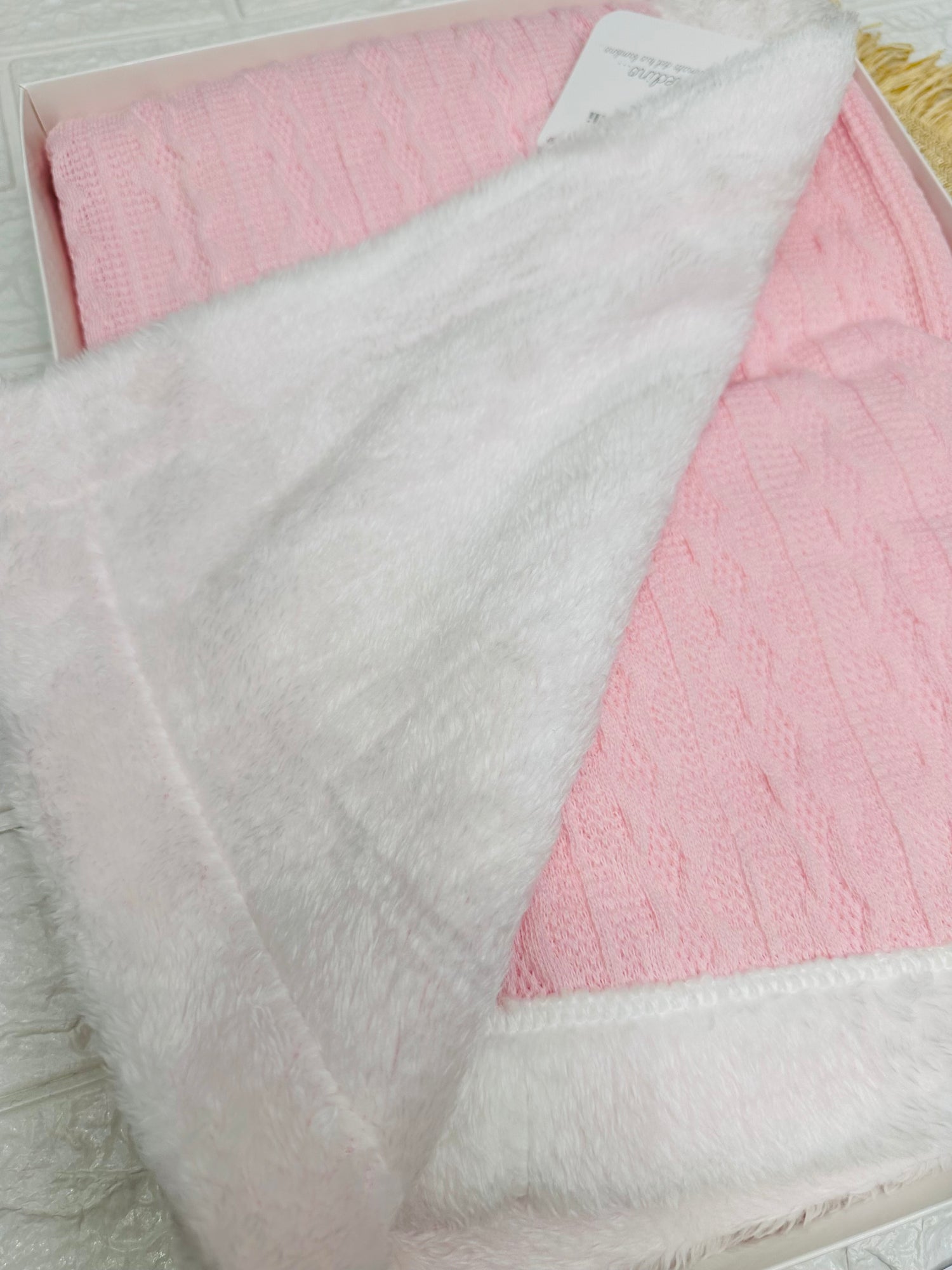 Coperta Carrozzina Nazareno Gabrielli Con Ecopeliccia Interna E Trama Trecce Esterna Rosa Ng455 Dim 75x90