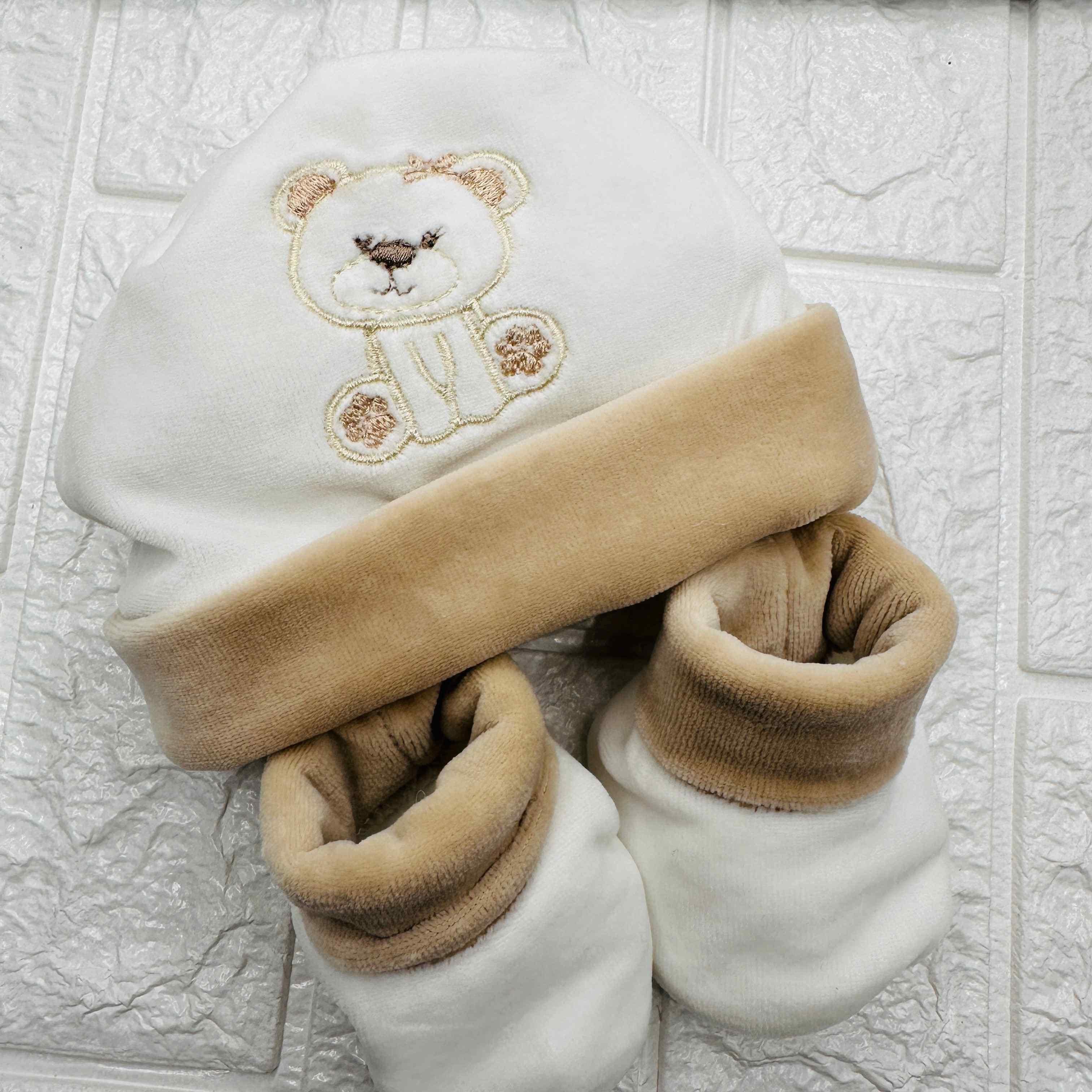 Cappello e Babbucce Ciniglia Orsetta Begie