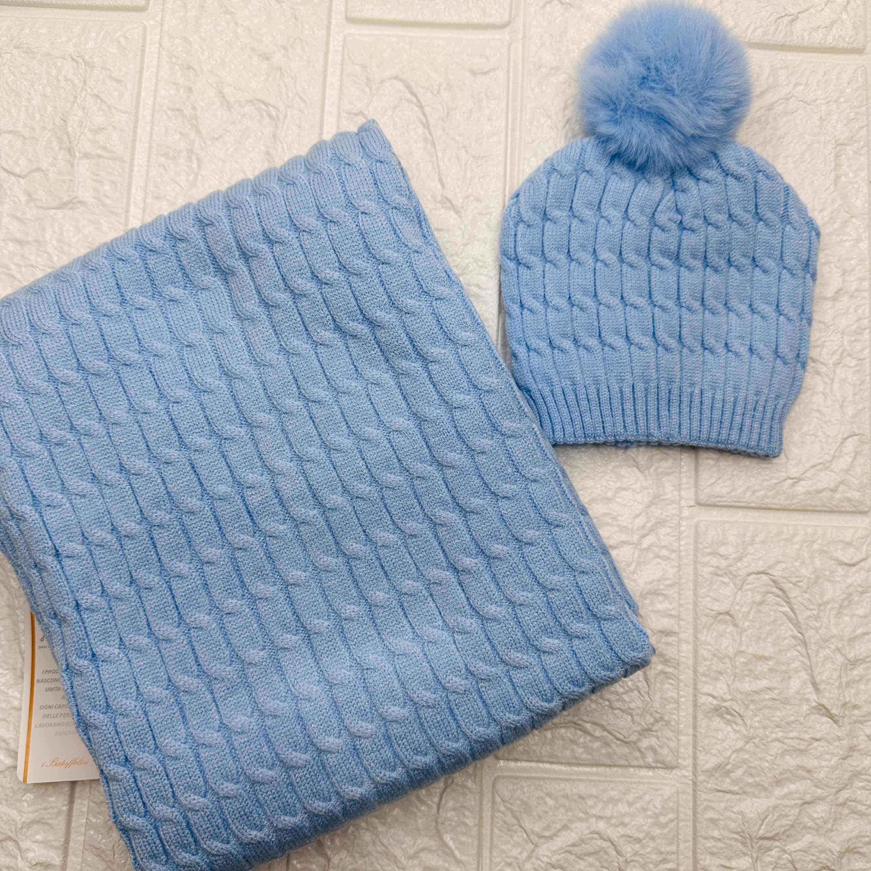 Cappello + scialle celeste