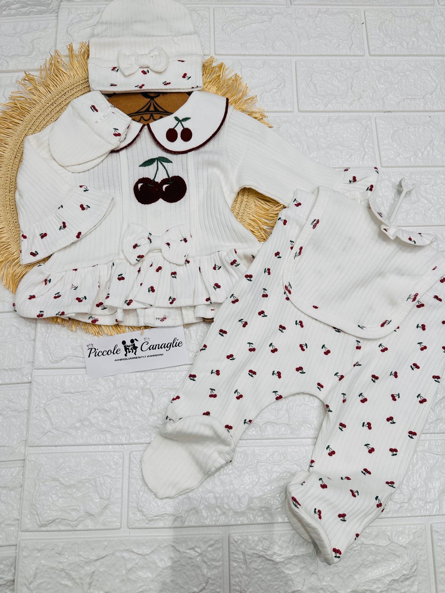 Tutina Completo Cotone Ciliege Bianco Con Accessori