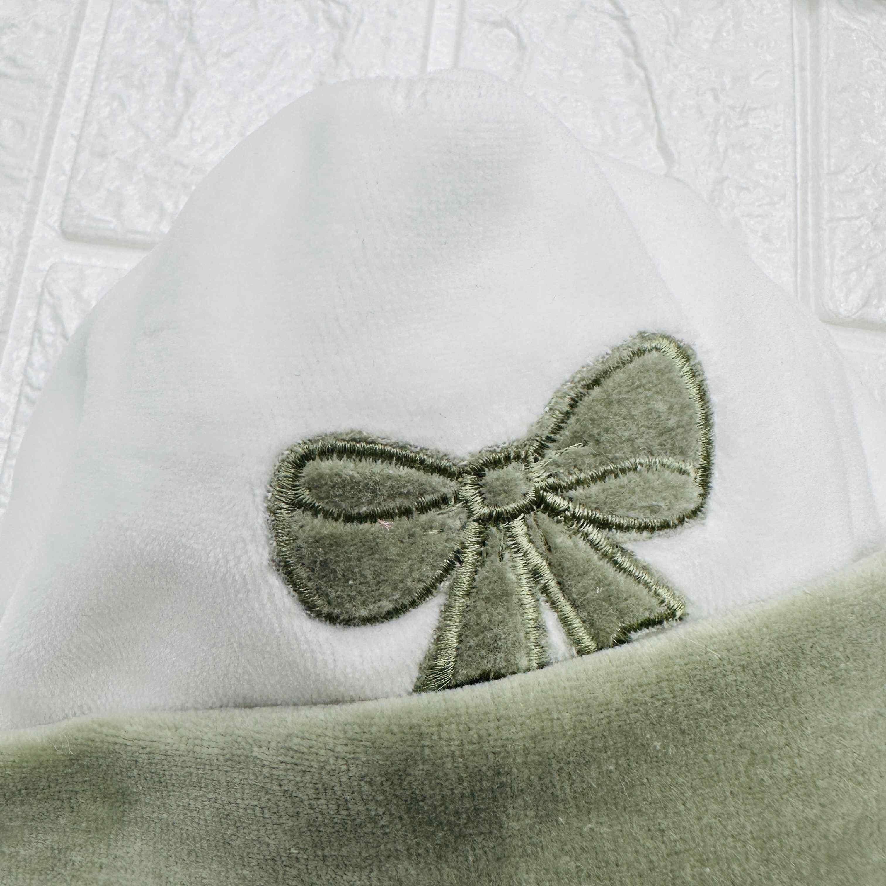 Cappello e babbucce fiocco verde