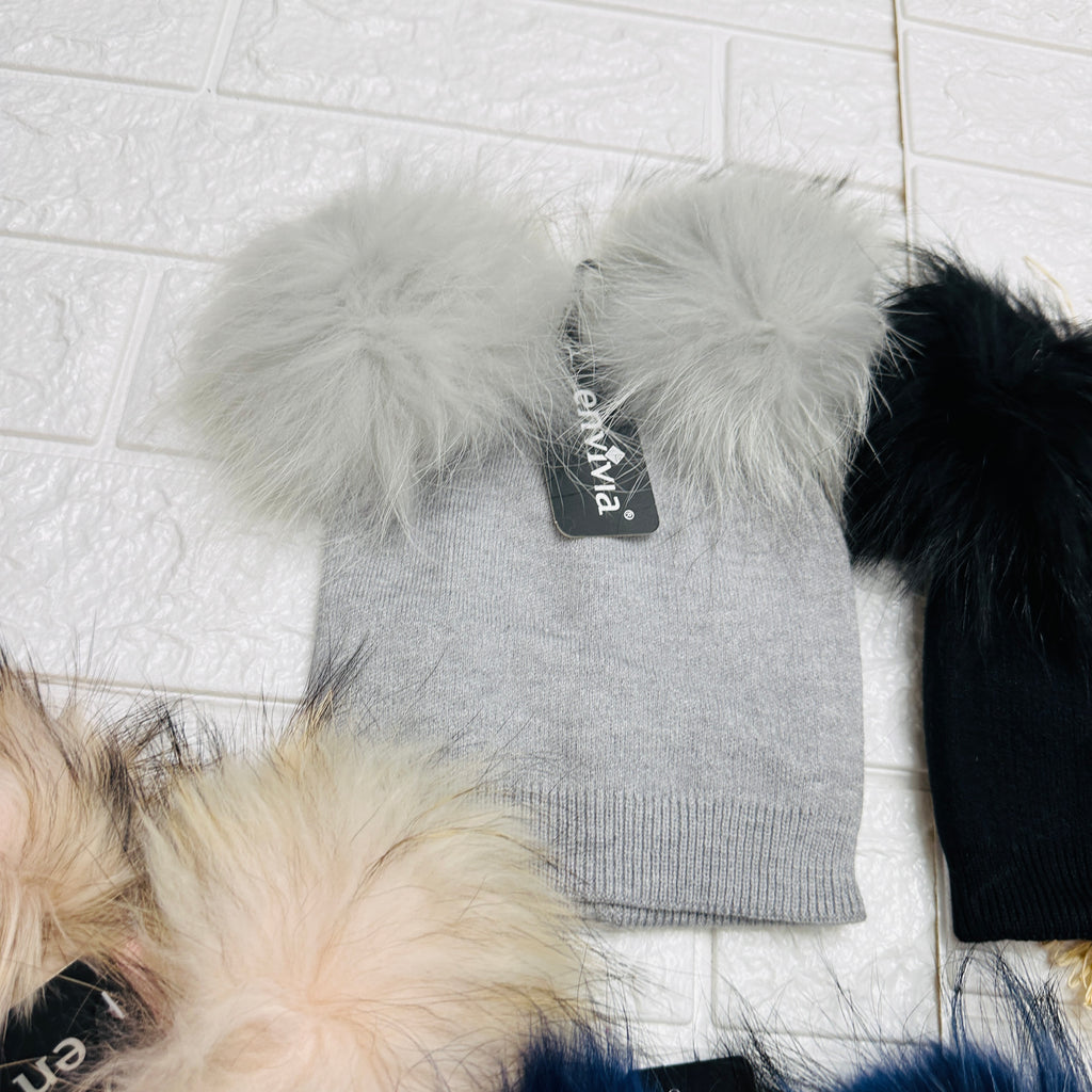 Cappello 2 Pon Pon J08