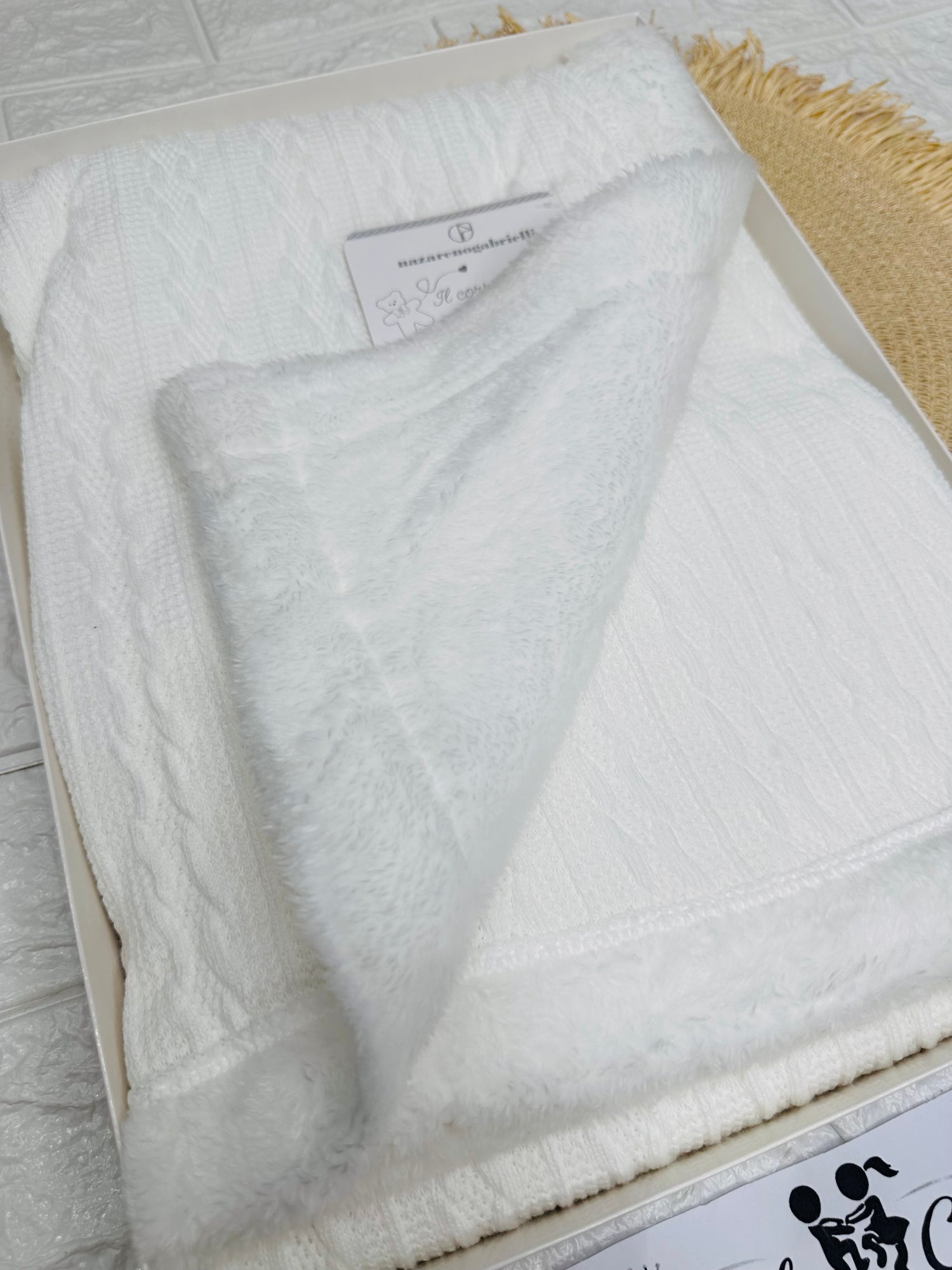 Coperta Carrozzina Nazareno Gabrielli Con Ecopeliccia Interna E Trama Trecce Esterna Panna Ng455 Dim 75x90