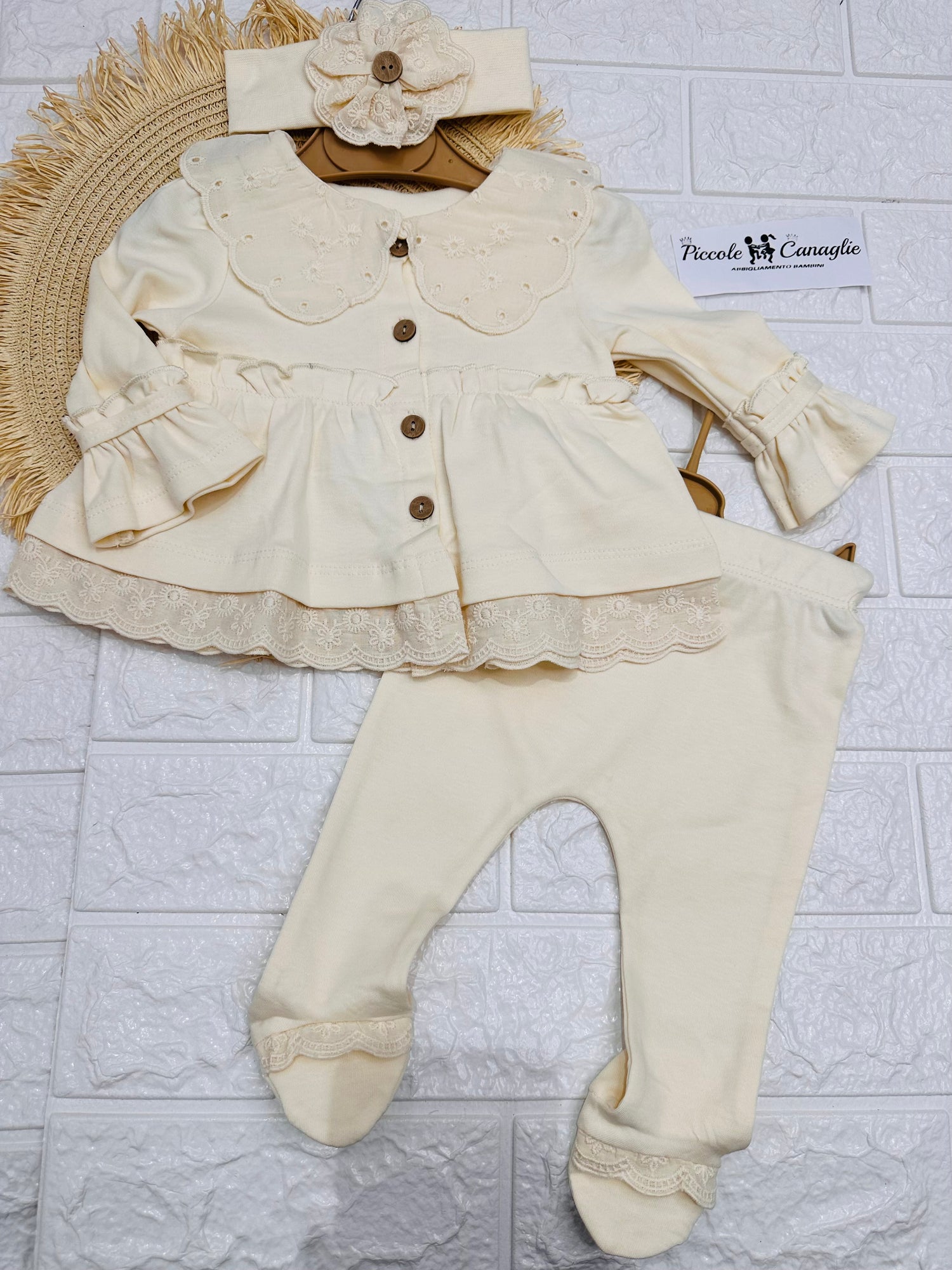 Tutina Completo In Cotone Collo In Pizzo Sangallo Panna Con Accessori