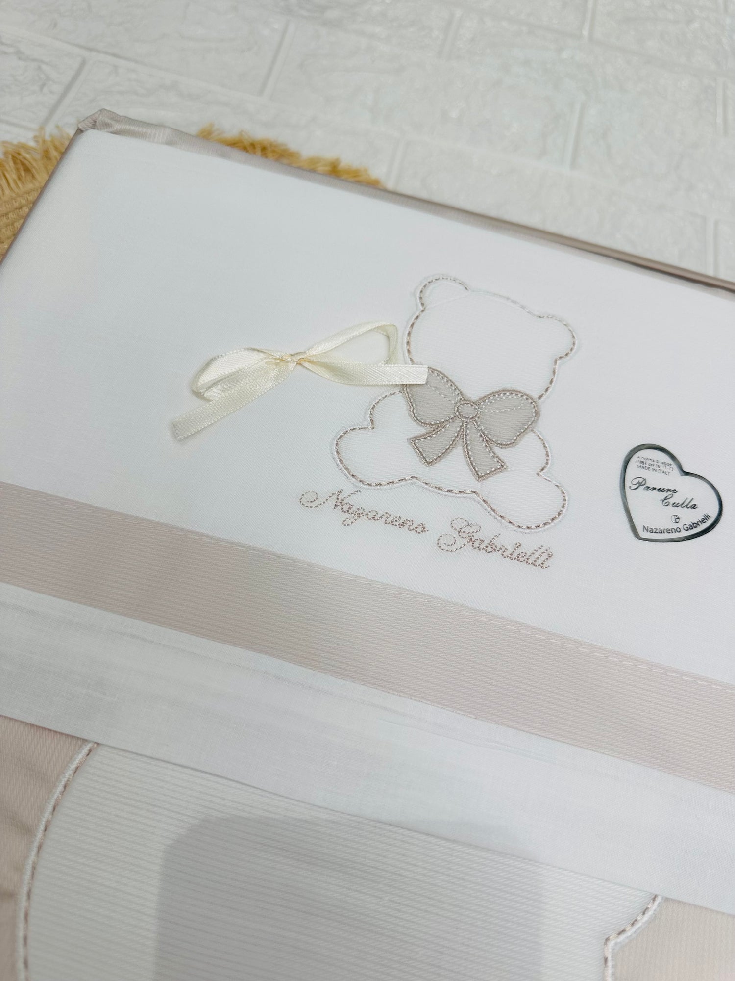 Set Completo Per Next To Me Orso Fiocco Dis30 Ng30021 Tortora
