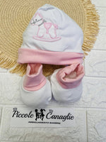 Cappello + babbucce in cotone 44291 cavallino rosa - Piccole Canaglie - 
