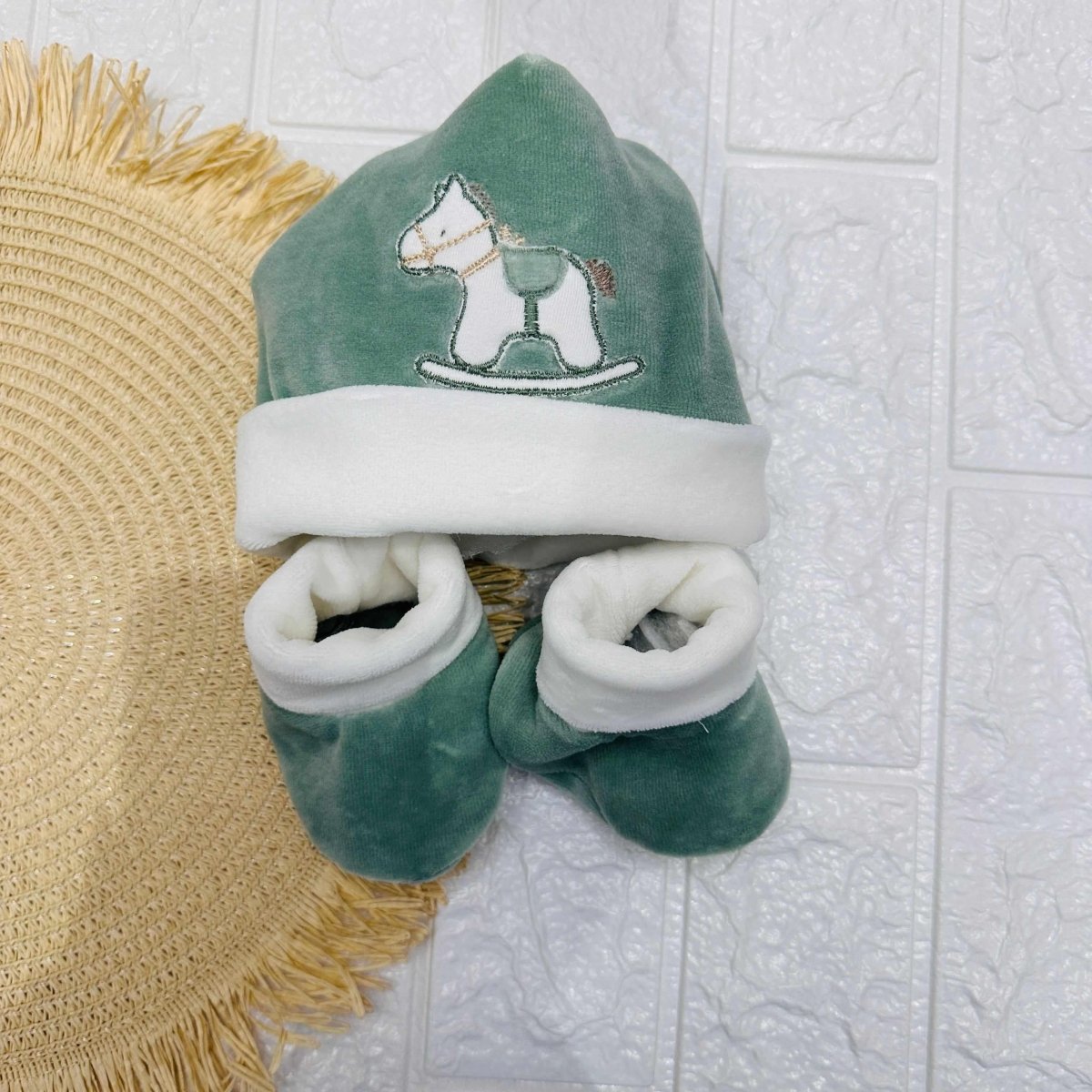 Cappello e babbucce Cavallino ciniglia Verde - Piccole Canaglie - PC21976