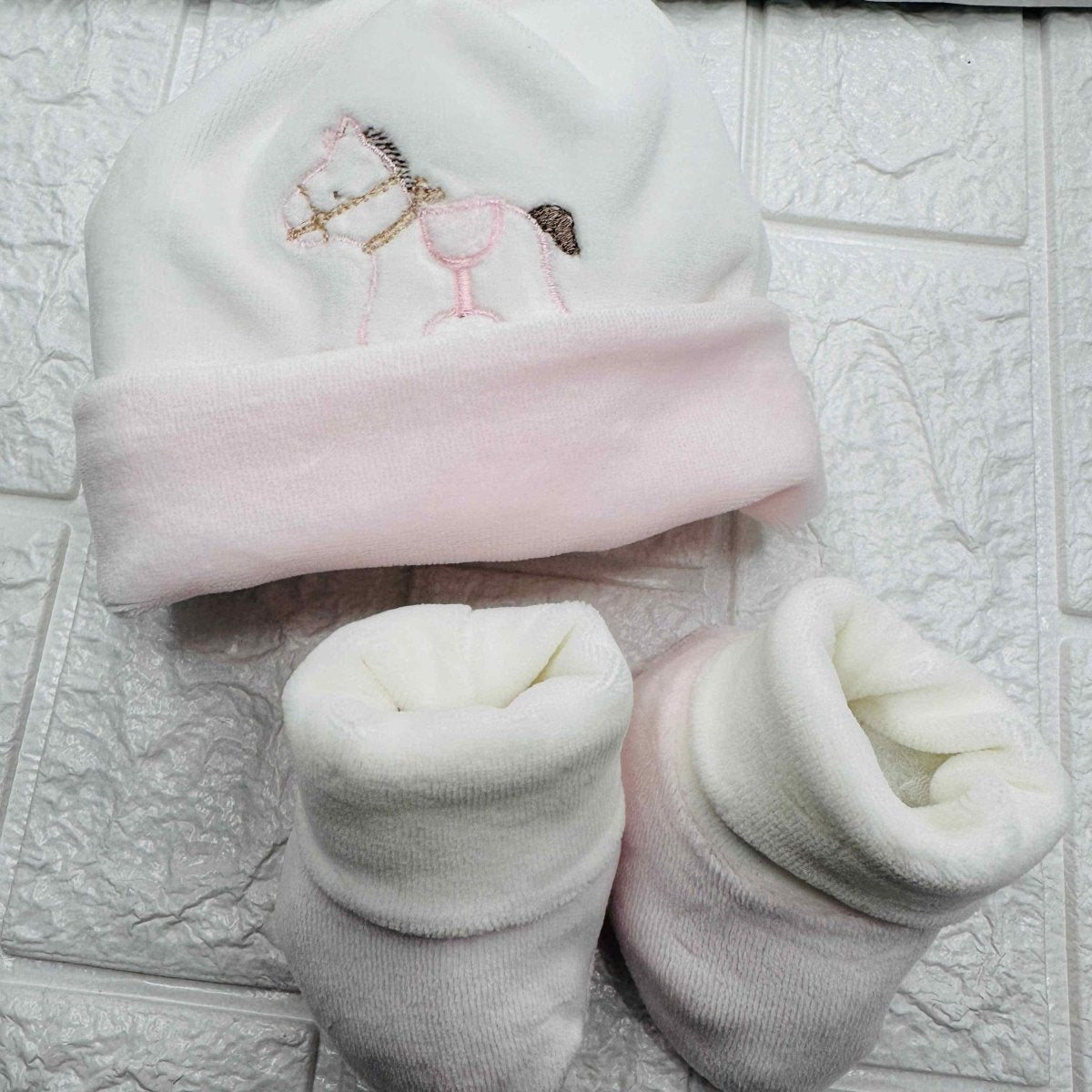 Cappello e Babbucce Ciniglia cavallino Rosa - Piccole Canaglie - PC20115