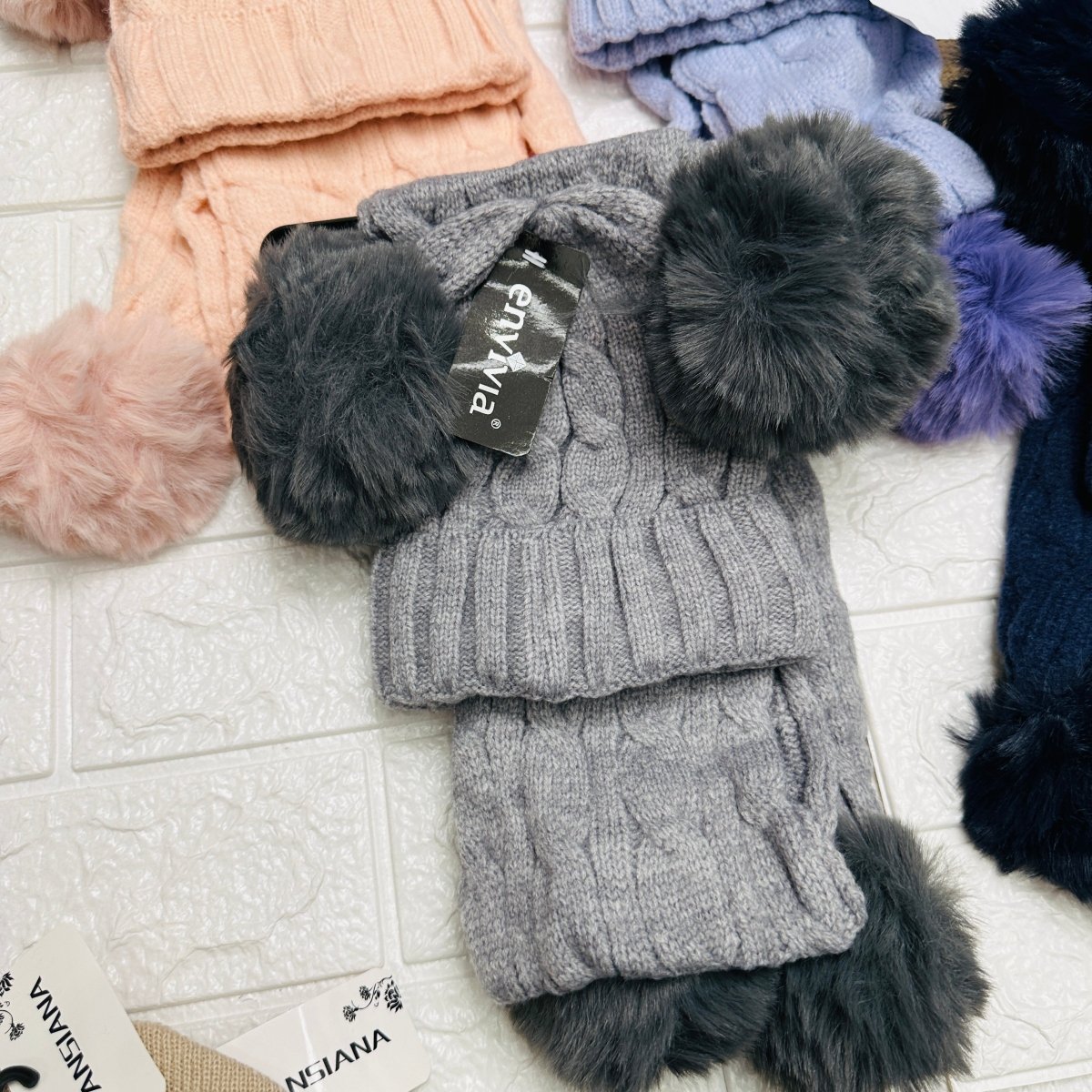 Cappello + sciarpa 2 Pon Pon J36 - Piccole Canaglie - PC23080