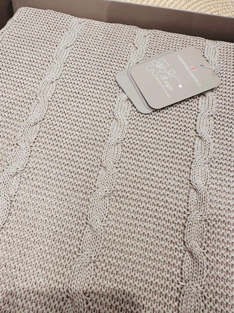 Coperta carrozzina in cotone NG491 DIS2 trecce tortora - Piccole Canaglie - PC24989