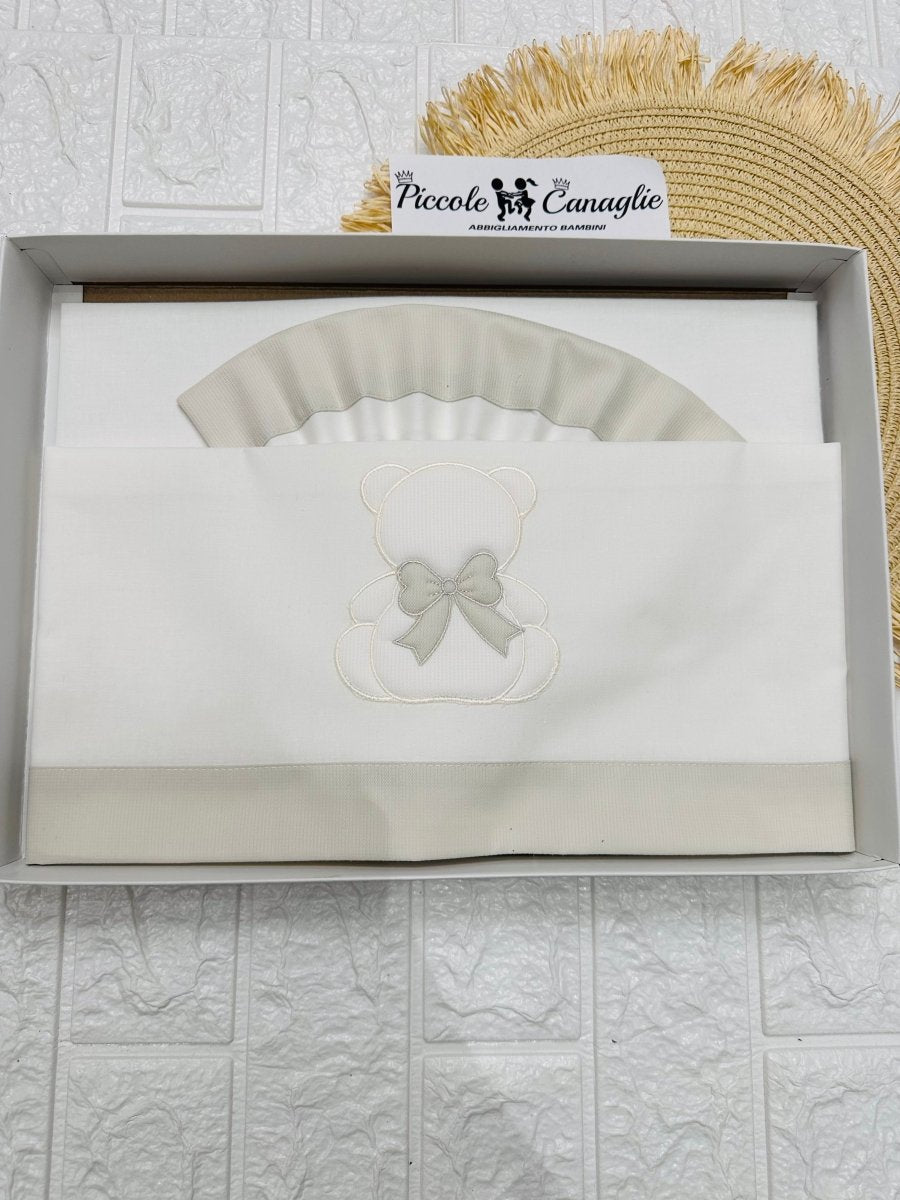 Lenzuola Carrozzina orso fiocco tortora LC015166 - Piccole Canaglie - PC23284