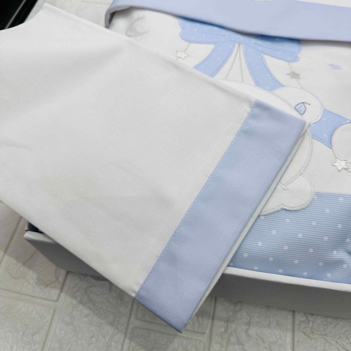 Set completo carrozzina orso fiocco celeste - Piccole Canaglie - PC20660