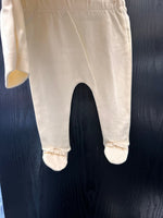 Tutina Completo In Cotone Collo In Pizzo Sangallo Panna Con Accessori - Piccole Canaglie - PC26873