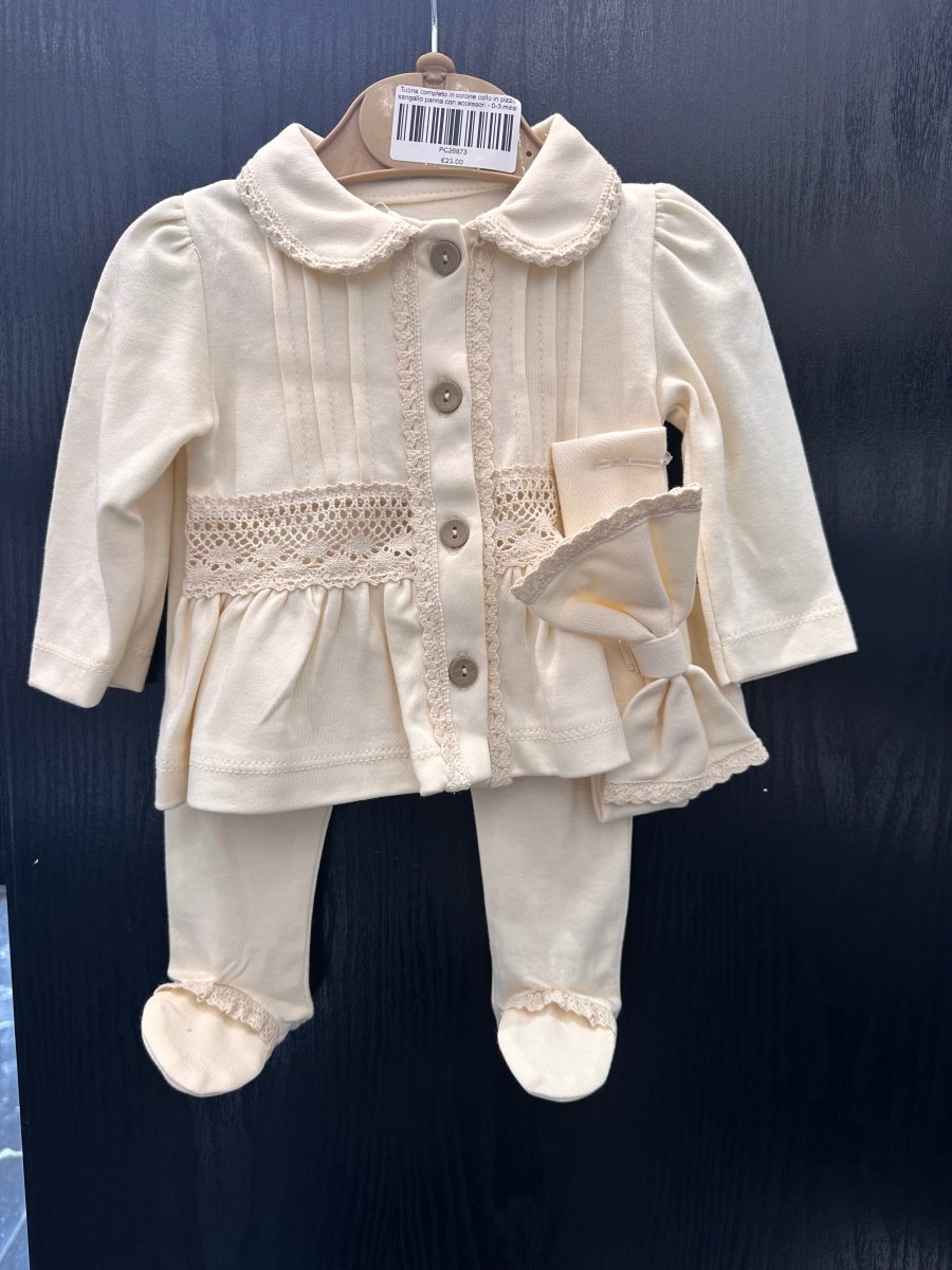Tutina Completo In Cotone Collo In Pizzo Sangallo Panna Con Accessori - Piccole Canaglie - PC26873
